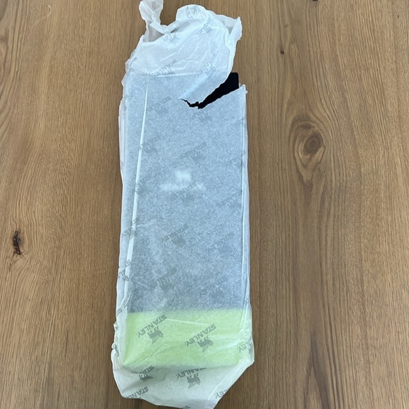 Stanley Halloween Web Black Glow in the Dark Quencher H2.0 Flowstate Stainless - Picture 10 of 16